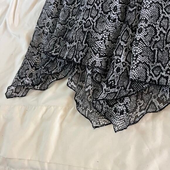 Vtg Y2K 2000s Black Snakeskin Asymmetrical Hem Skirt Sz L Punk Fairy Grunge - Picture 3 of 7